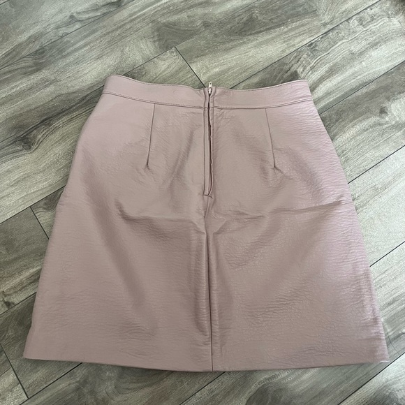 Mauve dynamite size small faux leather skirt - Picture 2 of 4